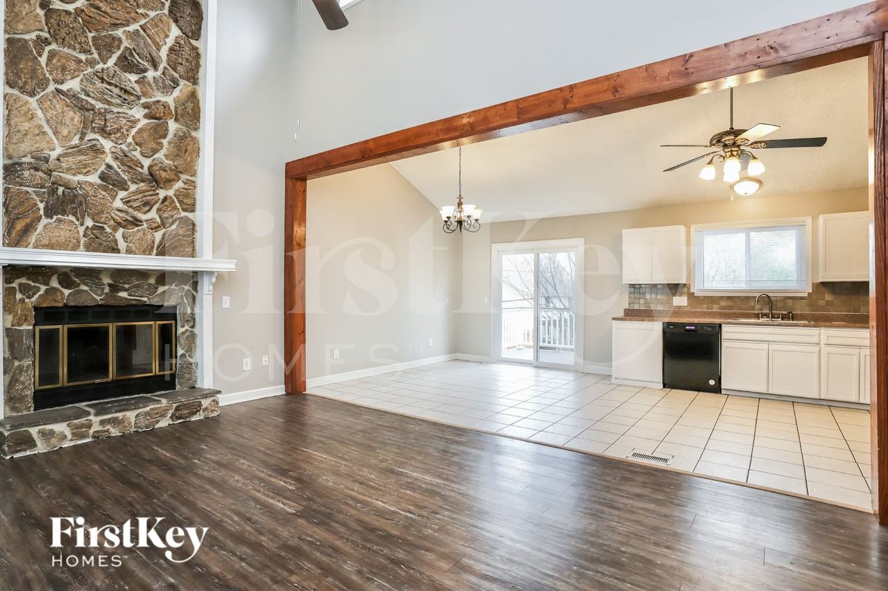 416 Oak Pl - Photo 3 of 15