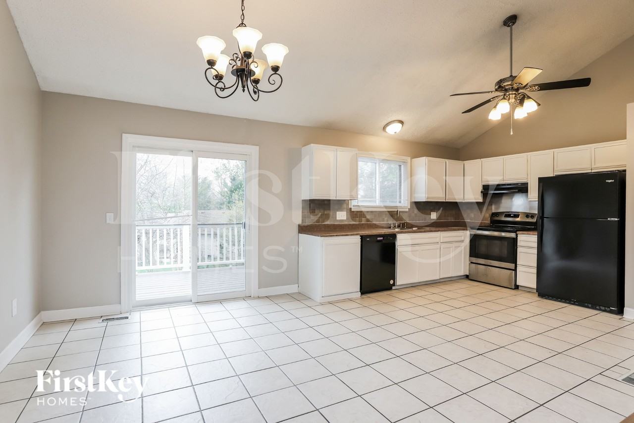 416 Oak Pl - Photo 5 of 15