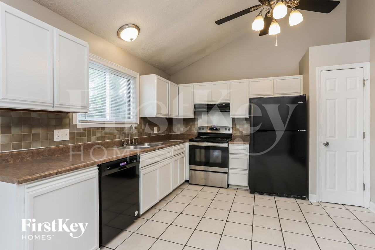 416 Oak Pl - Photo 6 of 15