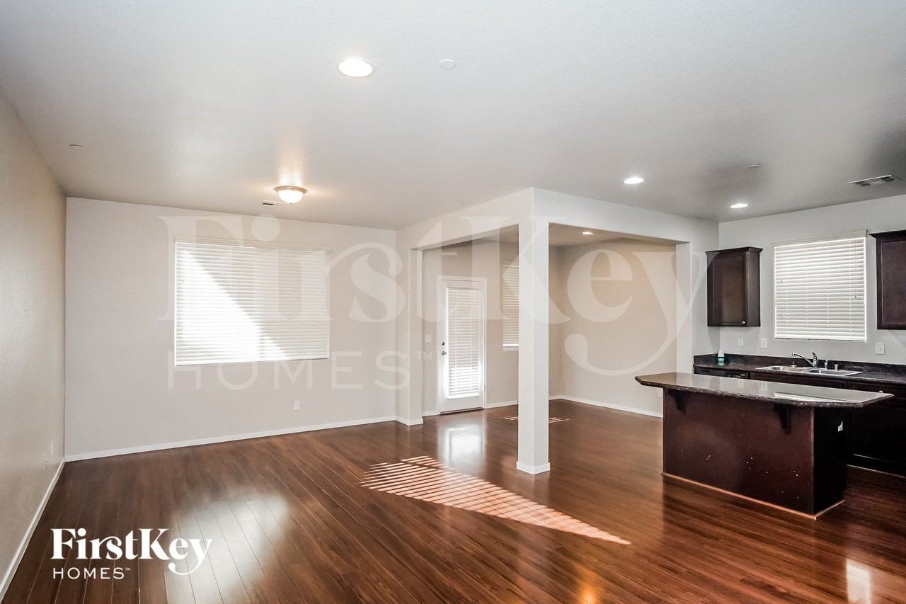 121 Country River Ave - Photo 3 of 15