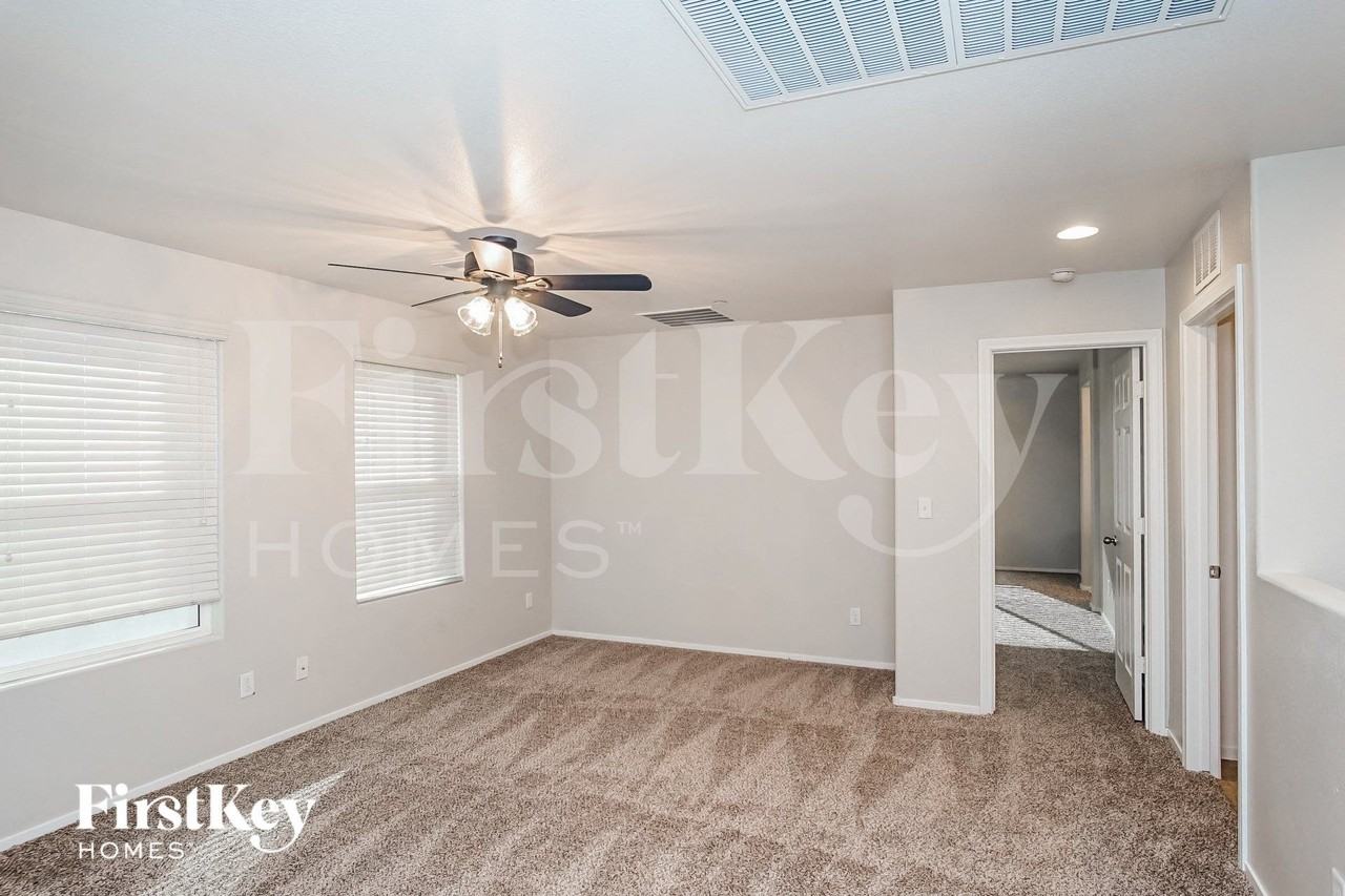 121 Country River Ave - Photo 6 of 15