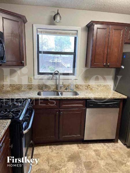 4430 Lost Mountain Dr - Photo 5 of 15