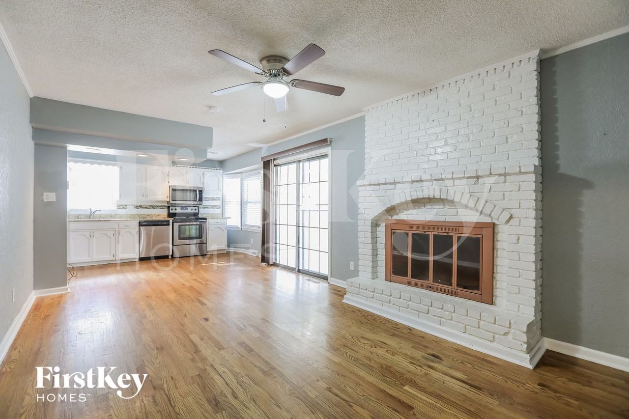 9000 N Grand Ave - Photo 6 of 15