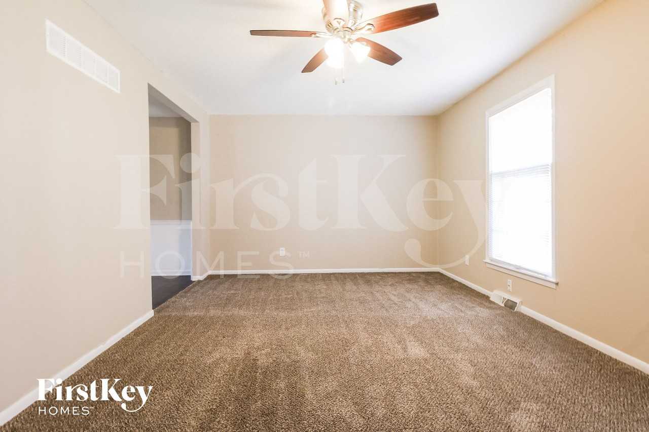 5823 Nw Aspen Ln - Photo 3 of 14