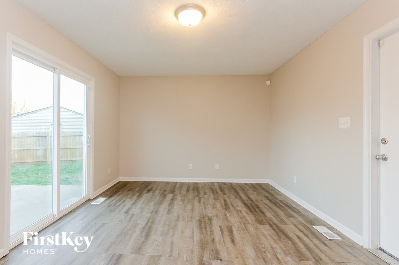 5357 Traditions Dr - Photo 4 of 15