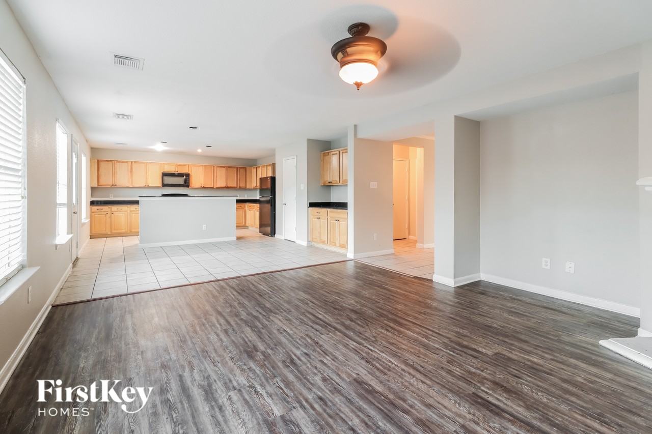 414 Remington Green Ct - Photo 4 of 15