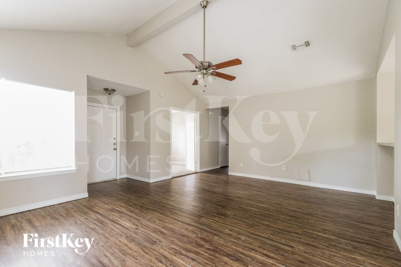 22319 Meadowrock Dr - Photo 6 of 19