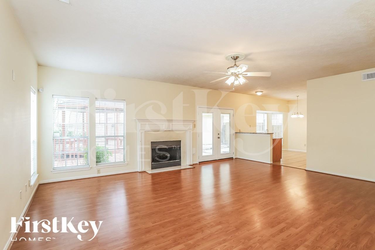 20514 Hampshire Rocks Dr - Photo 3 of 15