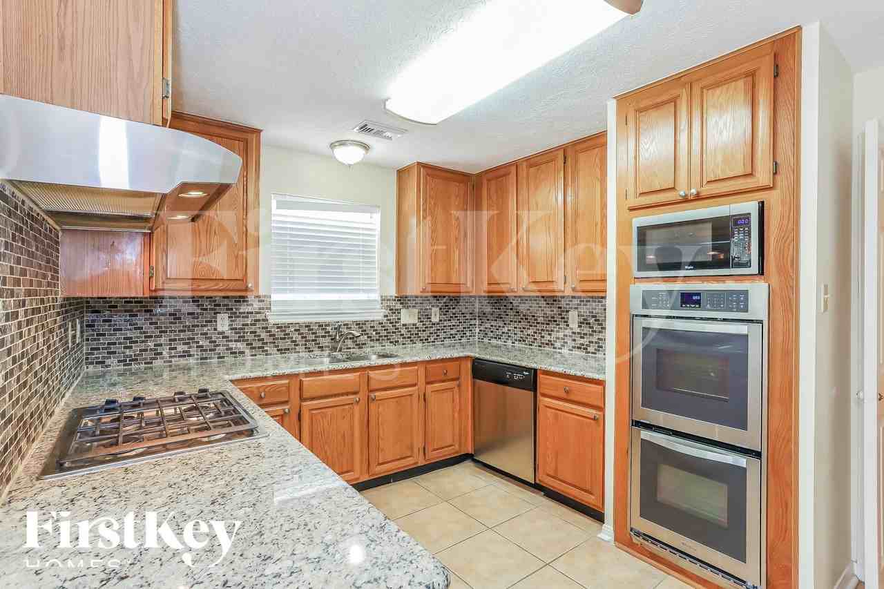 20514 Hampshire Rocks Dr - Photo 6 of 15