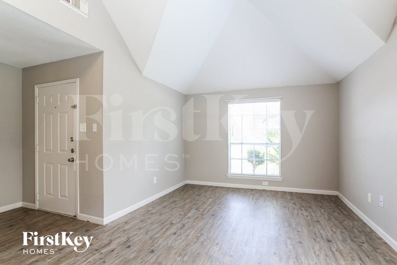 14530 County Cress Dr - Photo 3 of 15