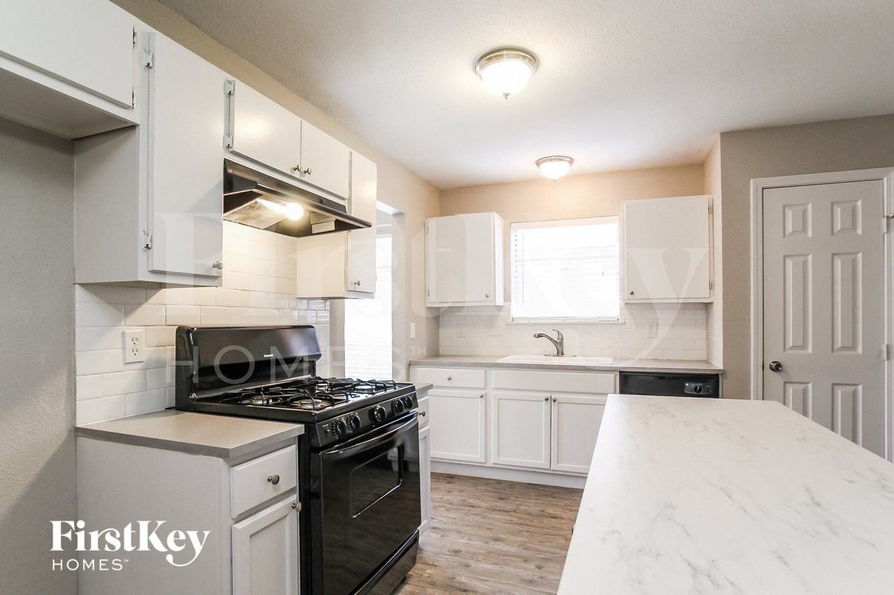 14530 County Cress Dr - Photo 7 of 15