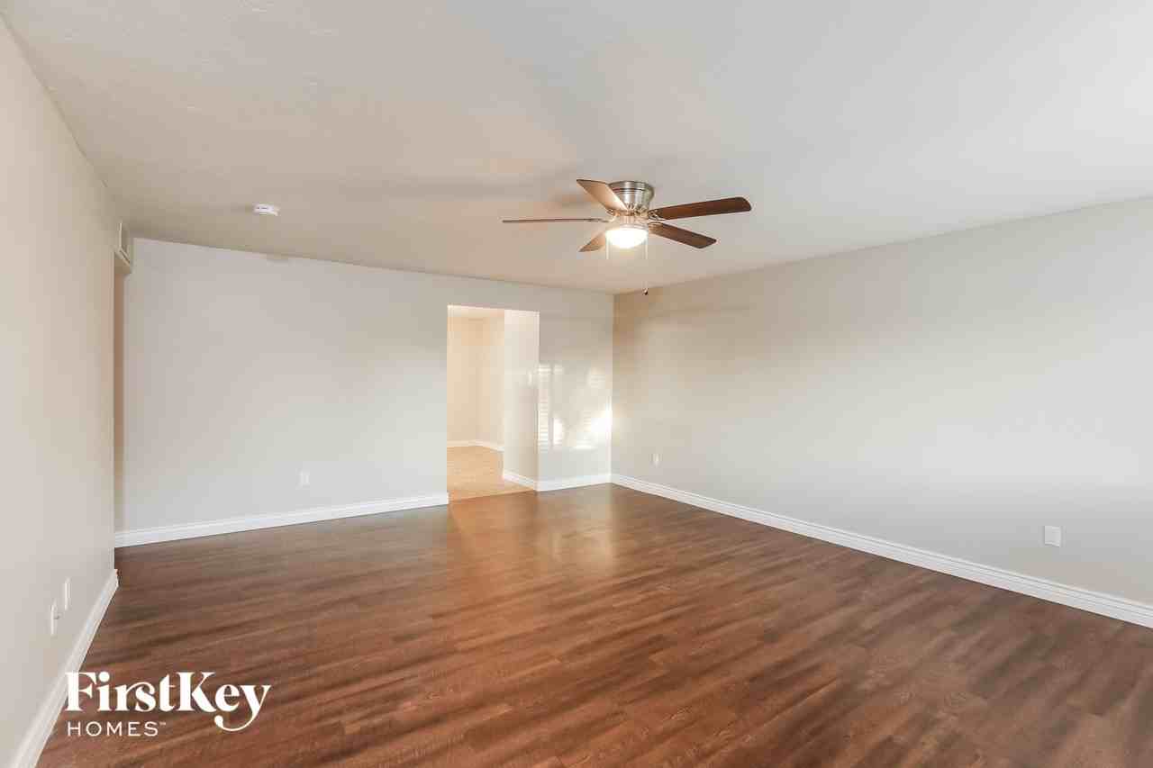 13032 N 37th Way - Photo 3 of 15