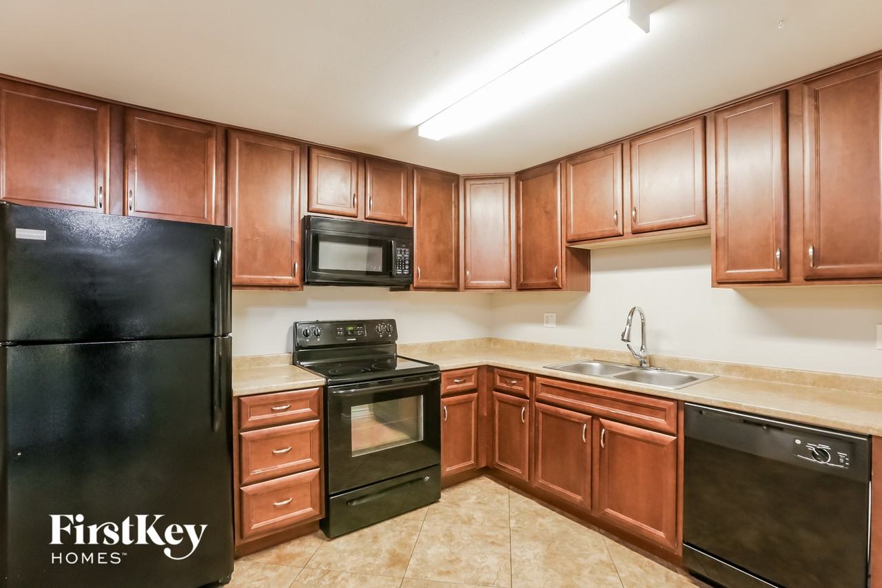 13032 N 37th Way - Photo 7 of 15