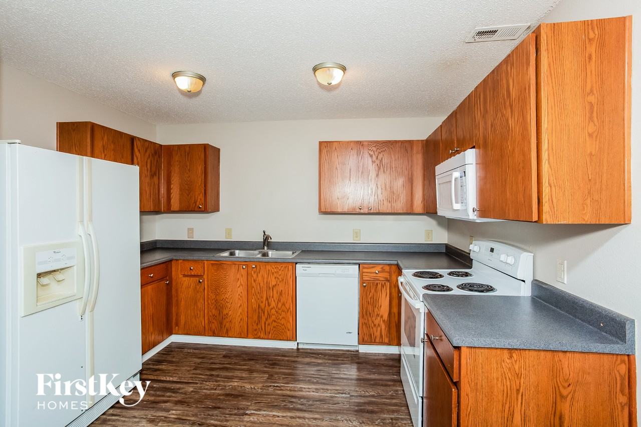 12205 Lindley Dr - Photo 5 of 15