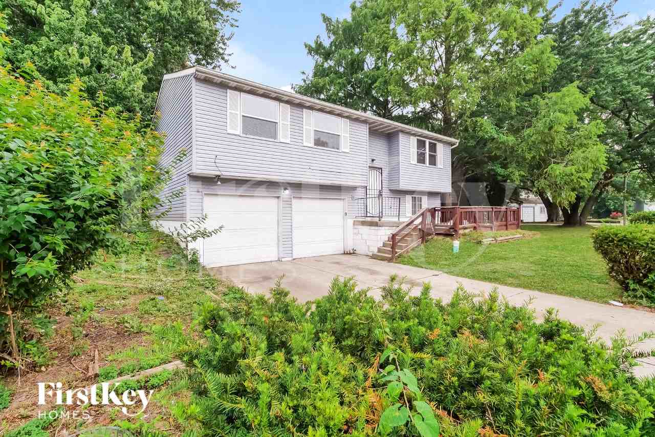 10322 Woodhaven Cir - Photo 3 of 20