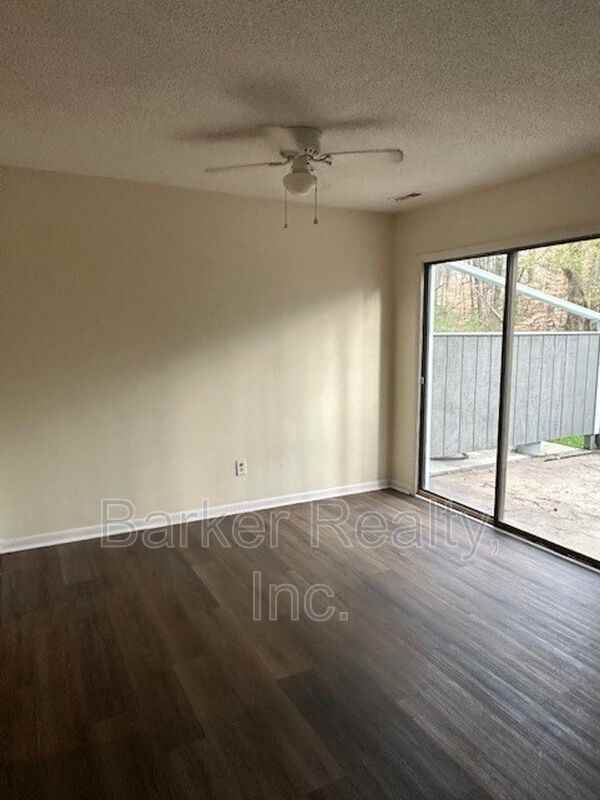 607 Dylan Ct - Photo 4 of 13