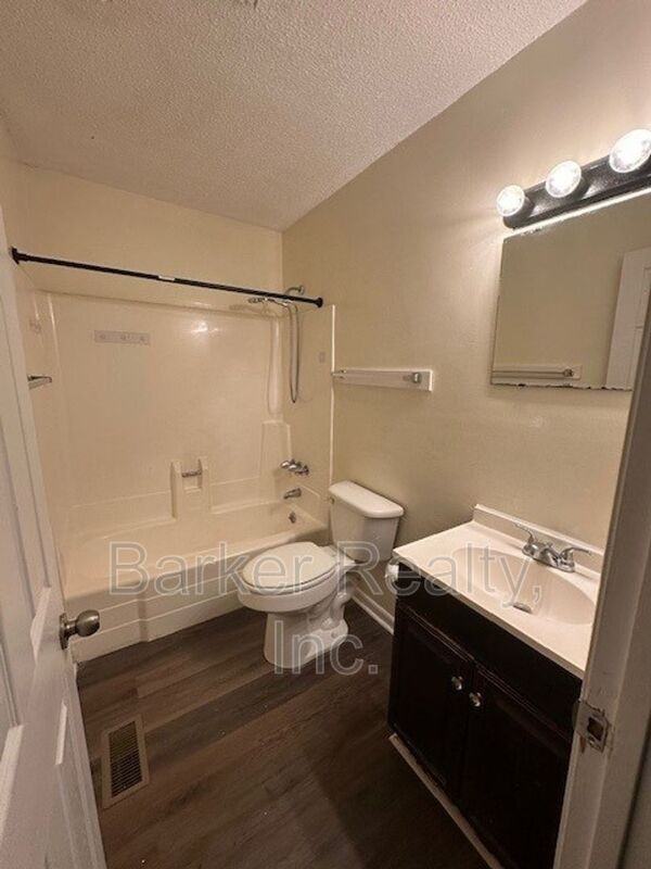 607 Dylan Ct - Photo 7 of 13