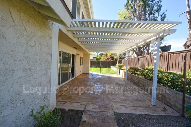 2561 Exeter Ct - Photo 3 of 6