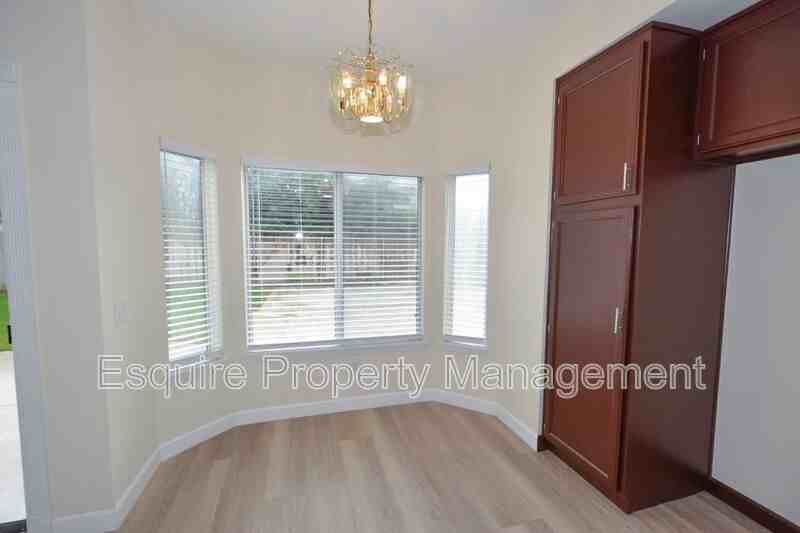 1906 Kensington Ln - Photo 4 of 33