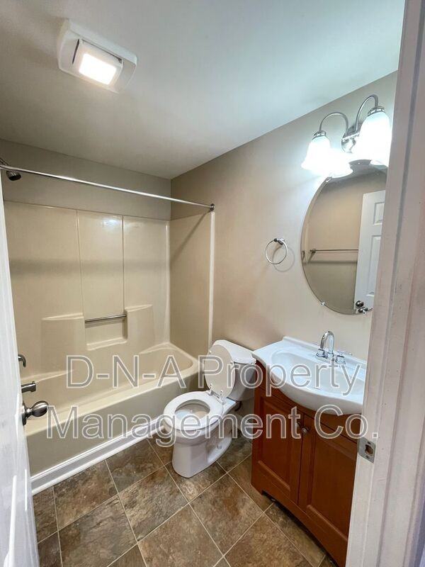 339 Race St #C6 - Photo 2 of 10