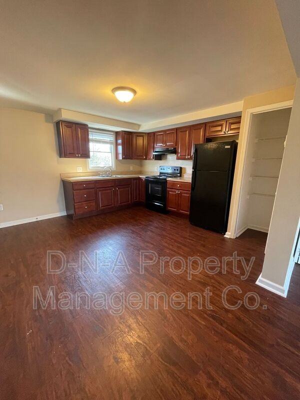 339 Race St #C6 - Photo 3 of 10