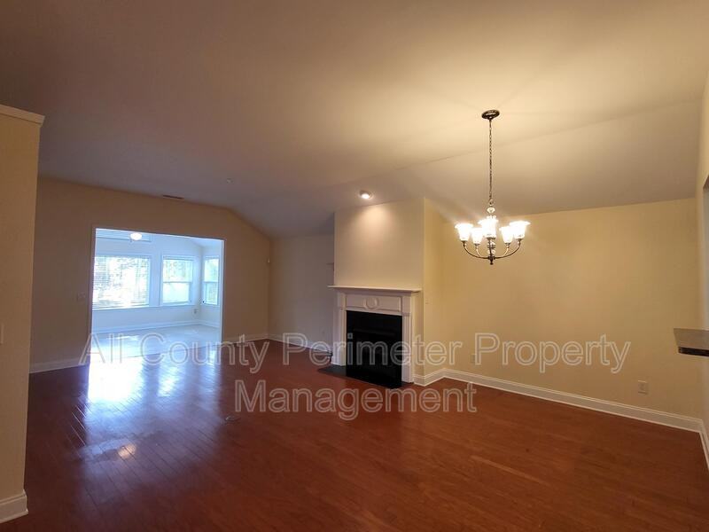 117 Cottage Club Dr - Photo 2 of 14