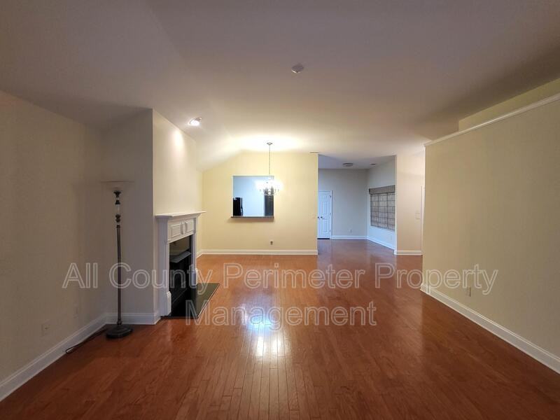 117 Cottage Club Dr - Photo 3 of 14