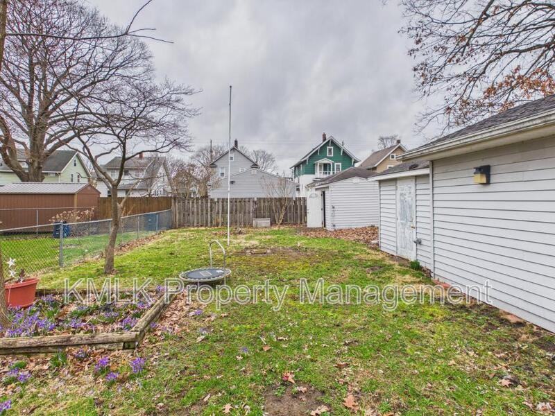 1159 Carey Ave - Photo 5 of 42