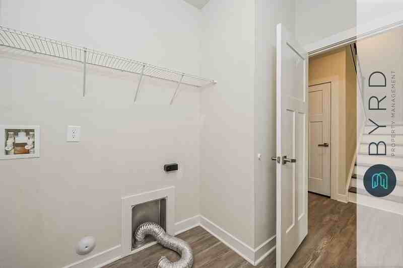 9206 Miranda Ln - Photo 5 of 27