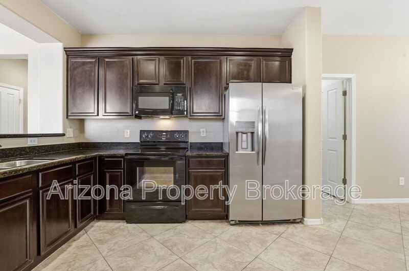 824 E Jacob St - Photo 7 of 25