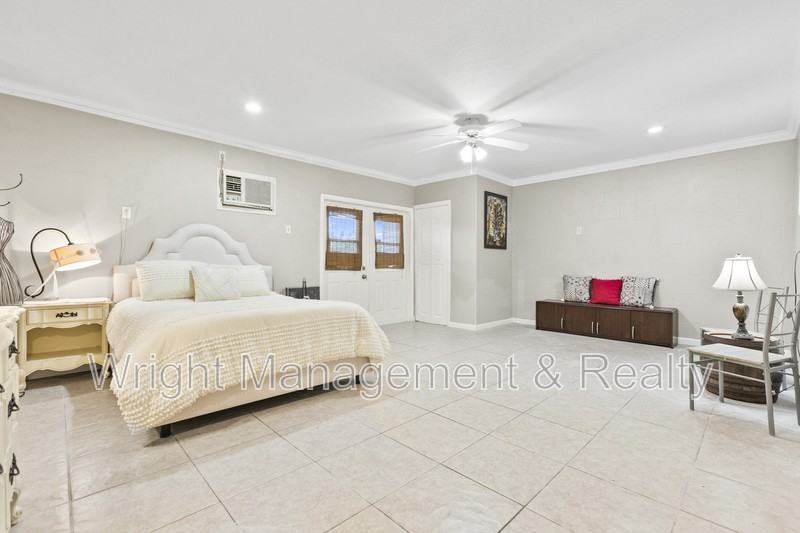 574 Ryans Woods Ln #1 - Photo 4 of 24