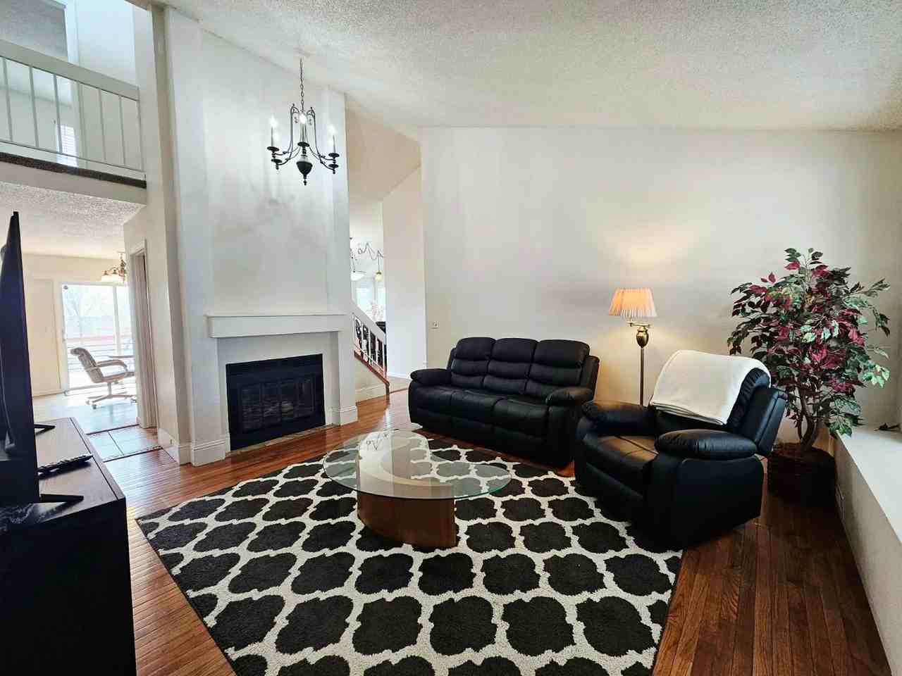 7486 Liberty Bell Dr - Photo 4 of 30