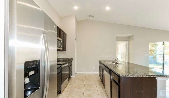 4736 Manila Ave - Photo 2 of 6