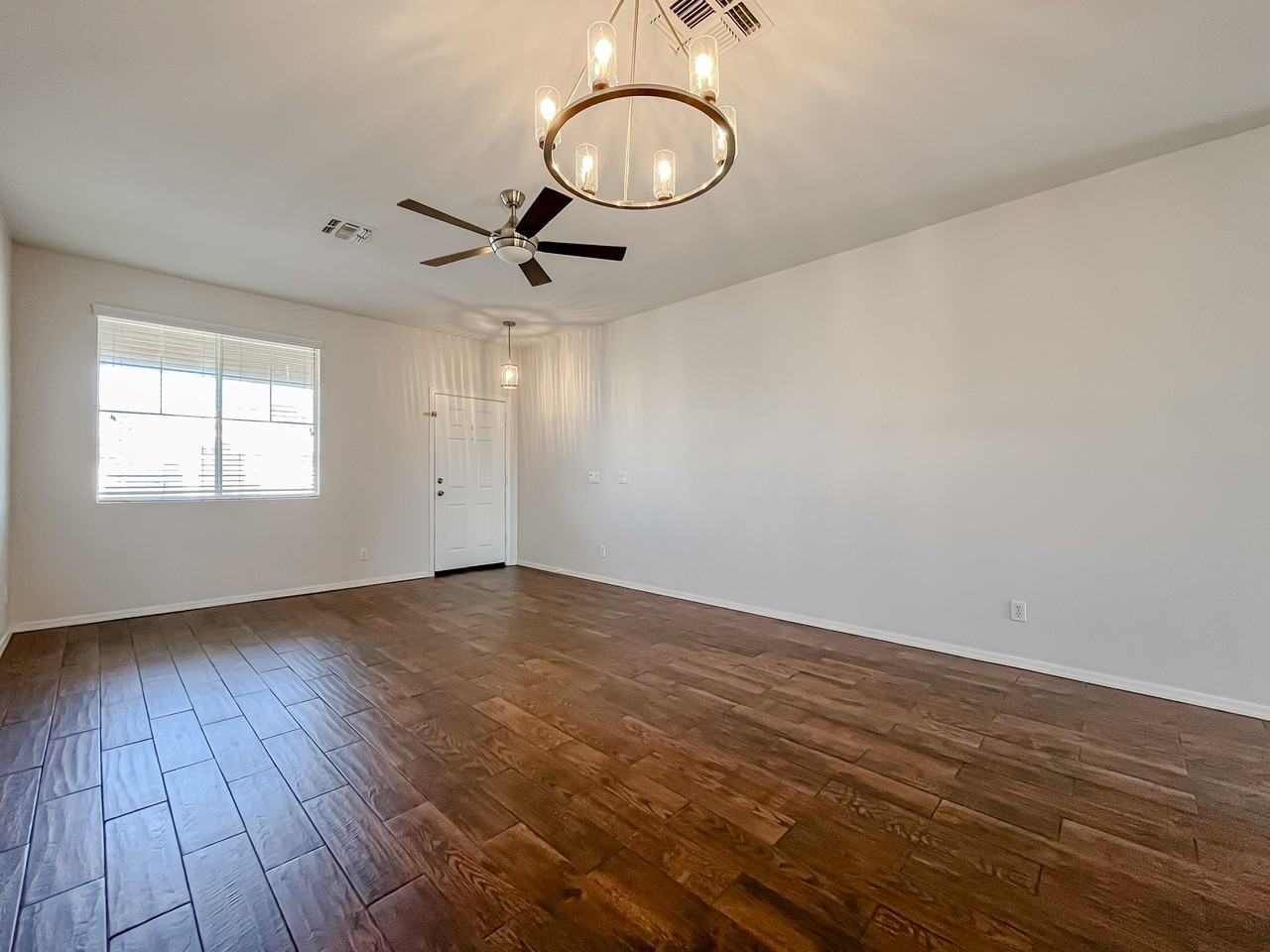 9765 E Knowles Ave - Photo 4 of 35