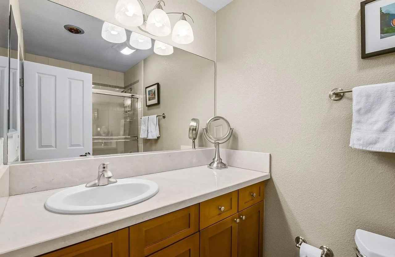 8581 Villa La Jolla Dr #G - Photo 5 of 8