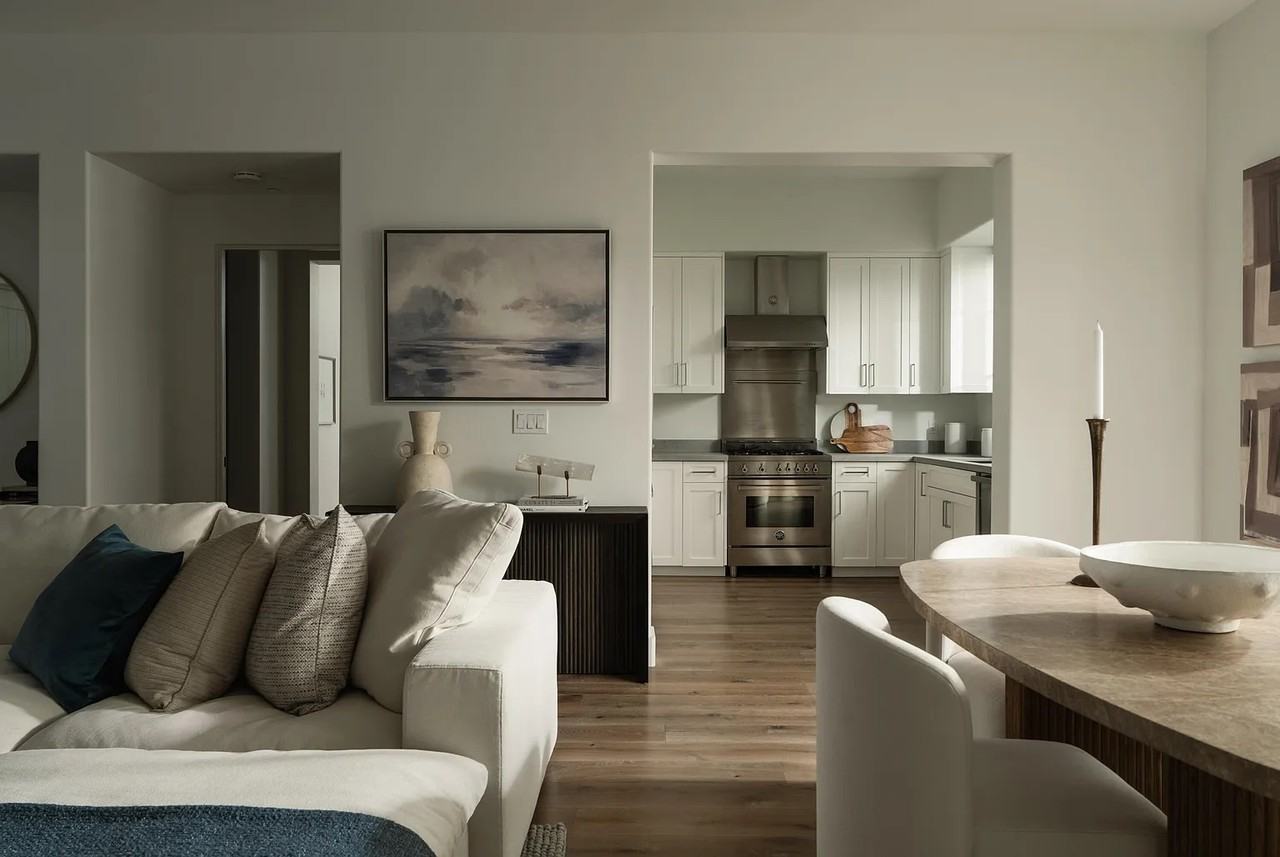 18 W Victoria St #206 - Photo 2 of 7