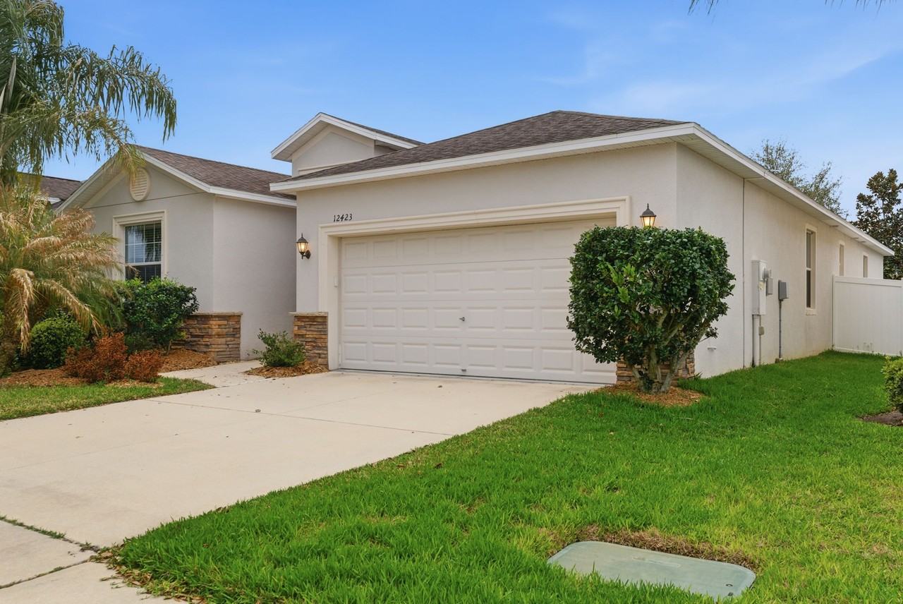 12423 Ballentrae Forest Dr - Photo 2 of 44