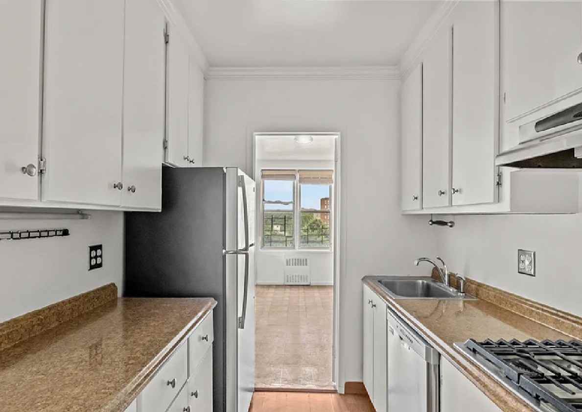 601 Kappock St #5S - Photo 5 of 10