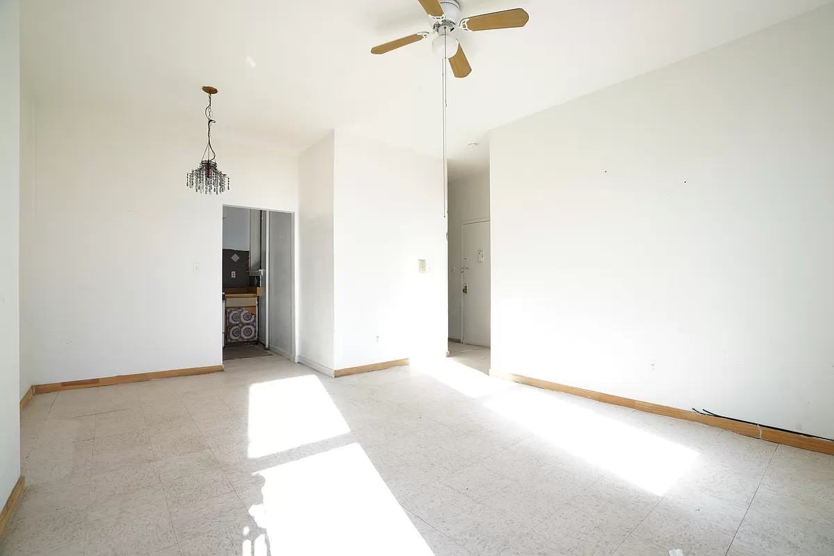 733 Grand St #2F - Photo 3 of 6