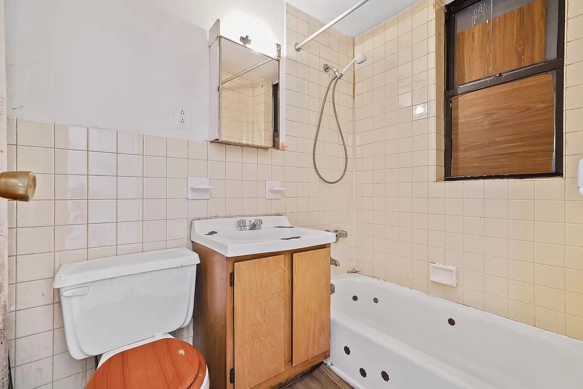 733 Grand St #2F - Photo 6 of 6