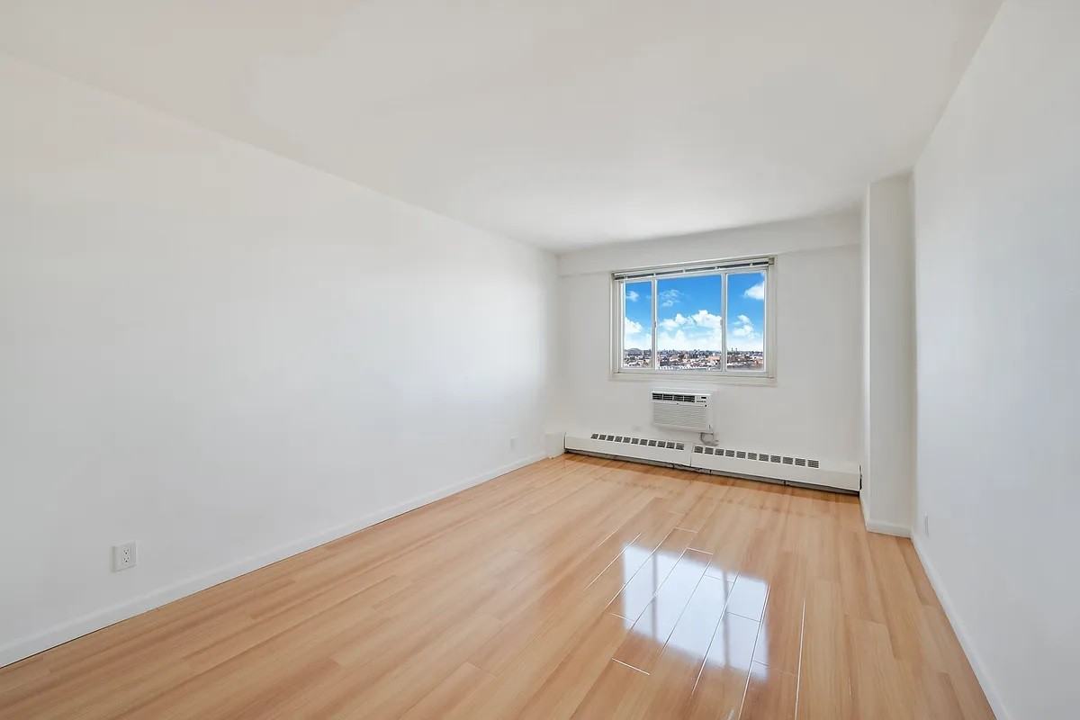 3965 52nd St #10E - Photo 2 of 7