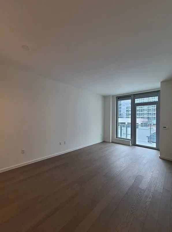 13327 39th Ave #9S - Photo 3 of 10