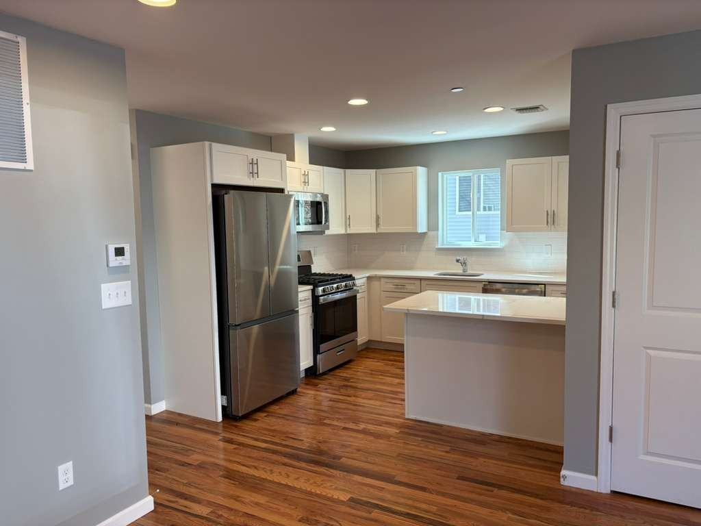 31 Cunard Ave #1-2 - Photo 7 of 22