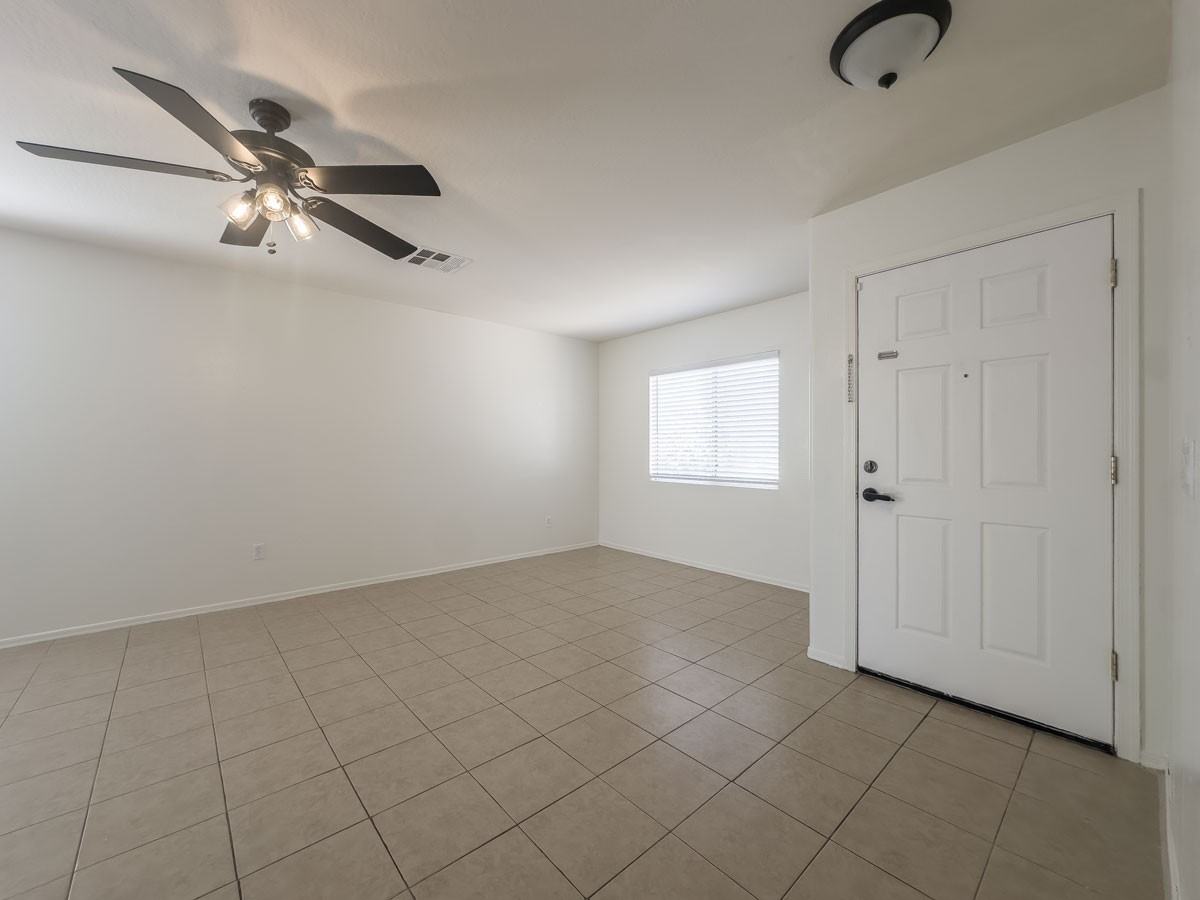 1413 S 221st Dr - Photo 3 of 23