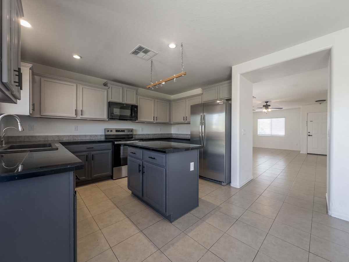 1413 S 221st Dr - Photo 5 of 23