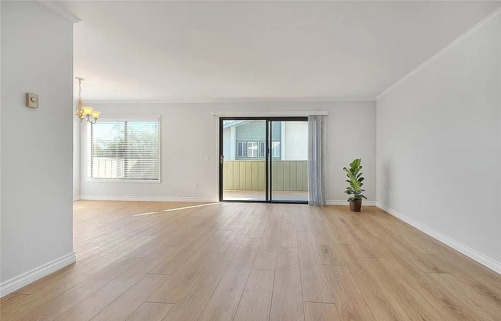 8633 Portola Ct - Photo 3 of 40