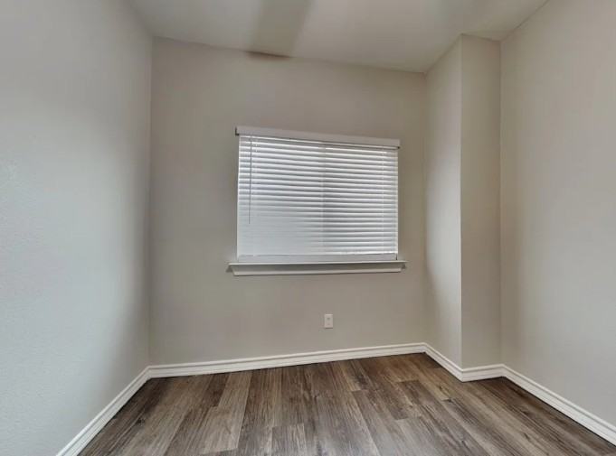 1954 Melrose St - Photo 7 of 12