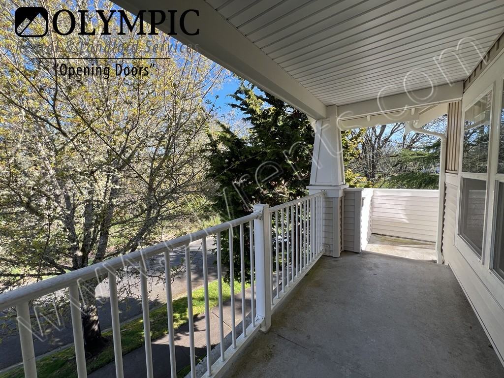 1926 Spencer Ct #D13 - Photo 3 of 24