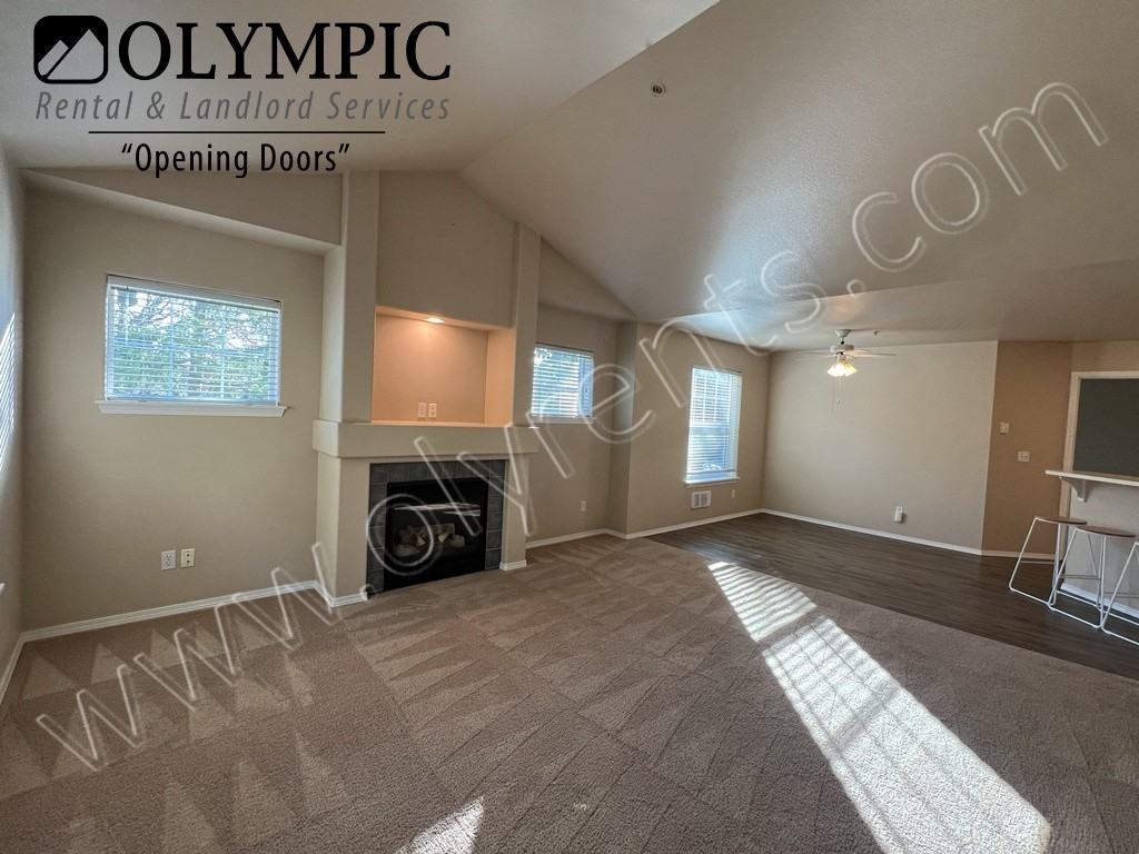 1926 Spencer Ct #D13 - Photo 7 of 24