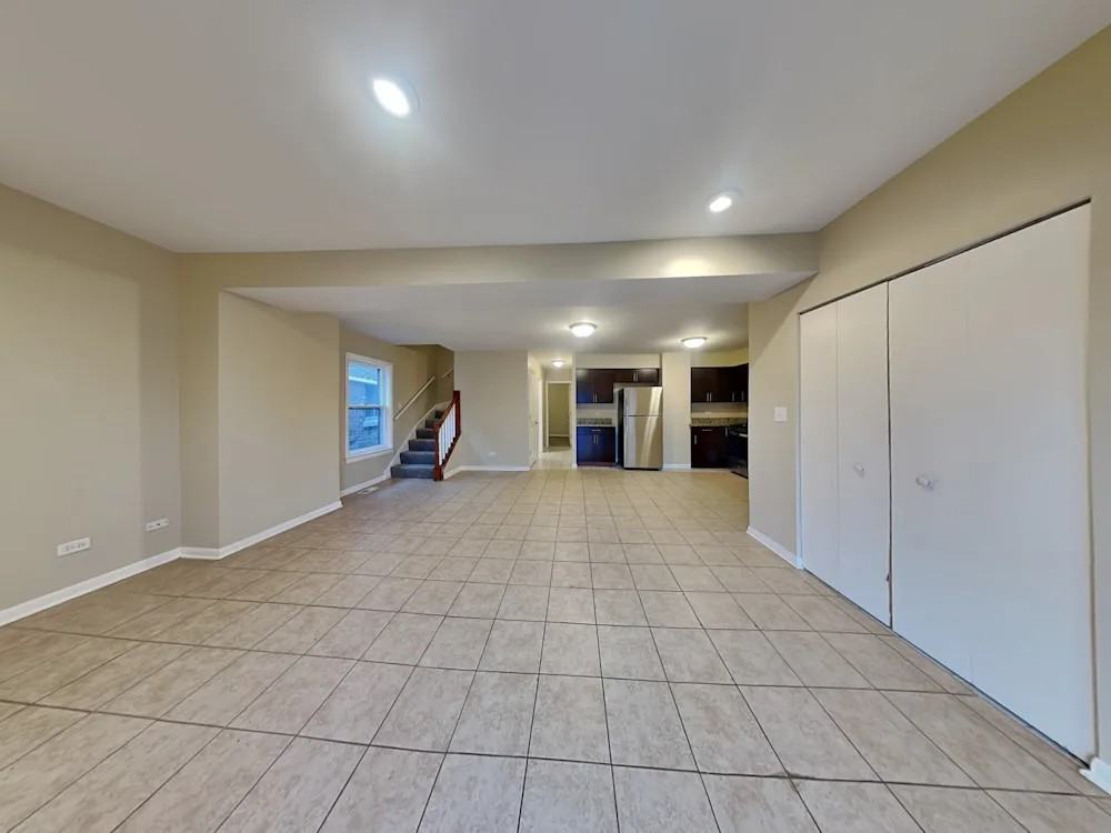 2727 Wesley Ave - Photo 5 of 15